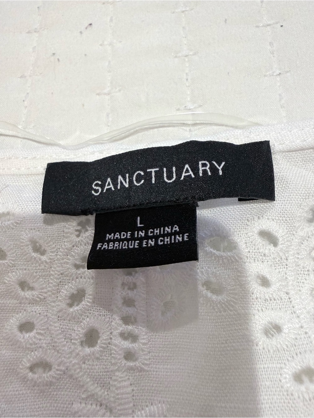 Sanctuary White Eyelet V-Neck Women's Top NWOT Size Large - Picture 7 of 7